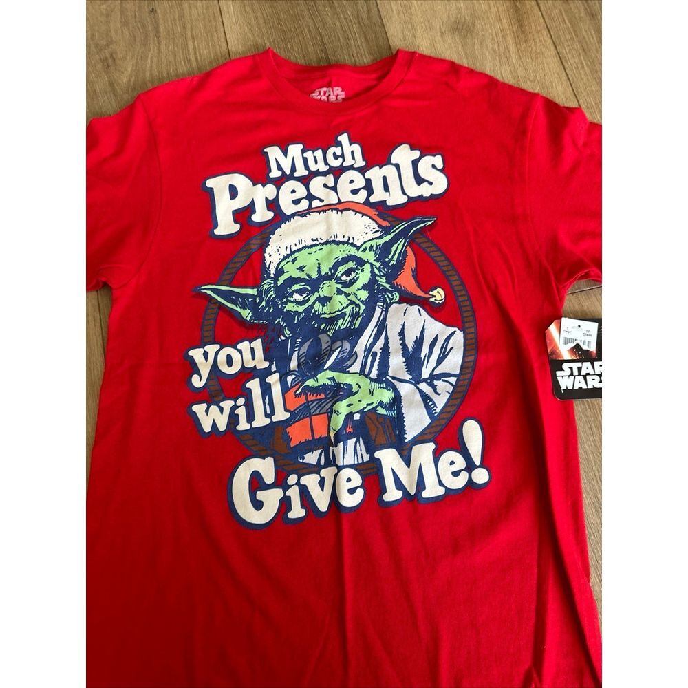 Star Wars Yoda Red Santa Jedi Knight Christmas Holiday Present T-Shirt‎ Med NEW